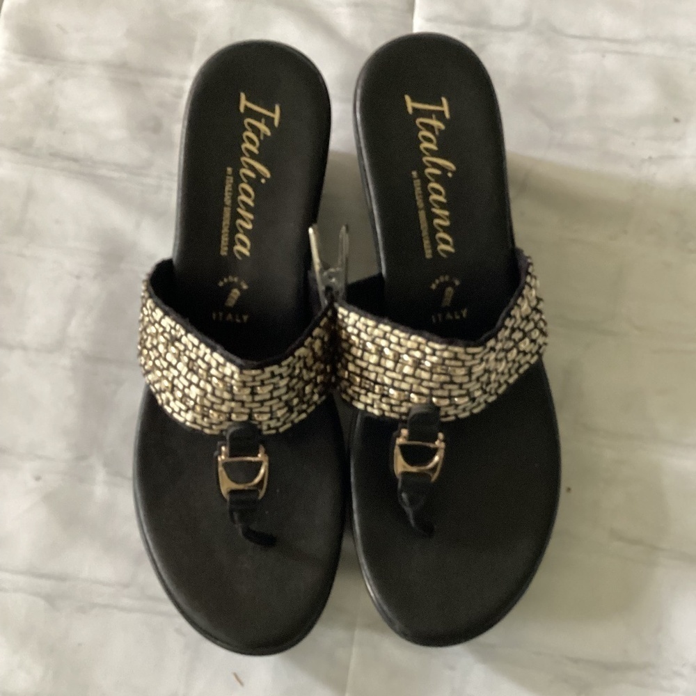 ITALIANA by Italian Shoemakers  SANDALS ( Size: 11) Color::Golden Beige)